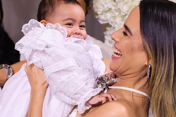 Wanessa Camargo mostra convite luxuoso da festa de 1 ano da irmã caçula, Clara - Metrópoles