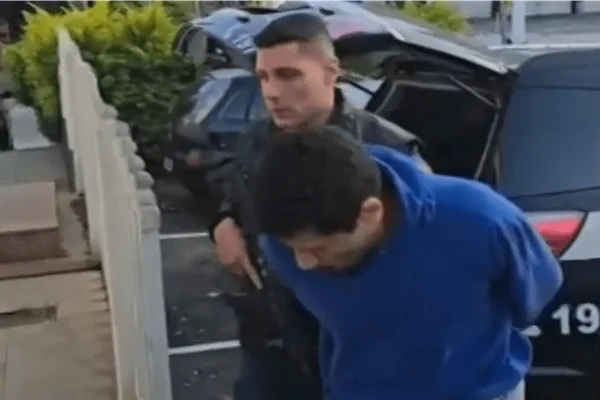 Captura de tela colorida de faccionado do Nordeste preso em SP, procurado por homicídios. - Metrópoles