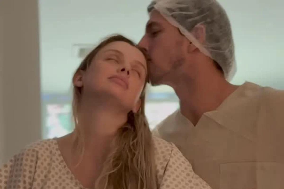 Ex de Karina Bacchi, Amaury Nunes anuncia o nascimento do primeiro filho com Gabriela Buraick Ex de Karina Bacchi, Amaury Nunes anuncia o nascimento do primeiro filho com Gabriela Buraick