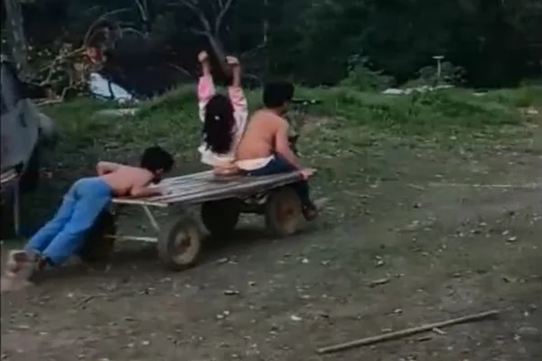 Chacina: vídeos mostram filhos de Elizamar brincando em chácara do avós