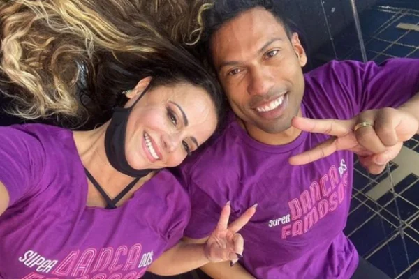 Viviane Araujo e Rodrigo Oliveira