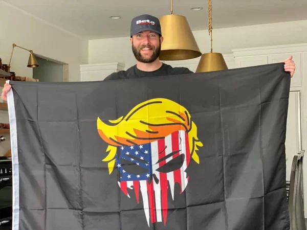Trumpista que esteve em ato anterior à invasão ao Capitólio visitou Planalto