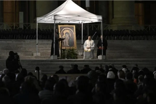 Missa no Vaticano para pedir saúde do papa Francisco
