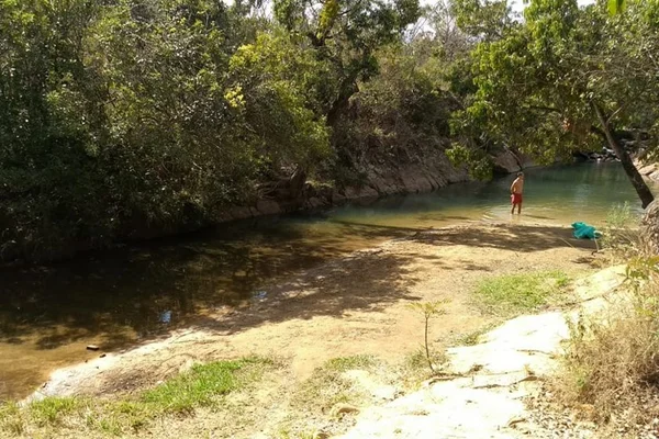Idoso morre afogado em cachoeira no DF. Veja vídeo