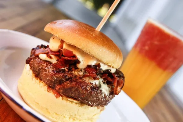 Tio-Bacca: hamburgueria da Asa Norte tem sanduba a partir de R$ 18