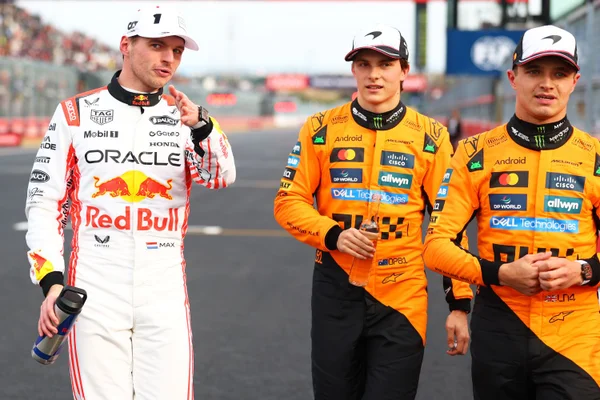 Foto colorida de Verstappen, Norris e Piastri, durante fim de semana em Suzuka -Metrópoles