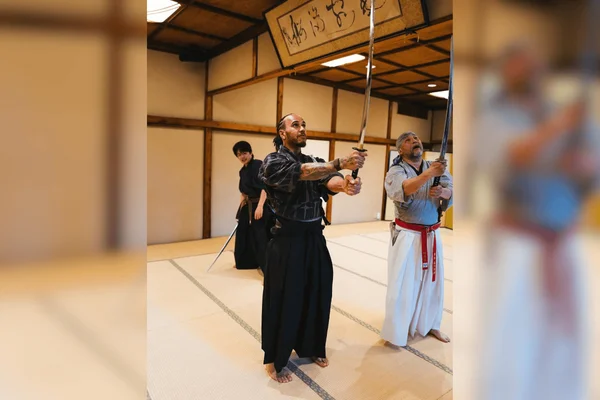 Lewis Hamilton vestido de Samurai