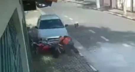 Homem atropela namorado da ex-companheira na Grande SP