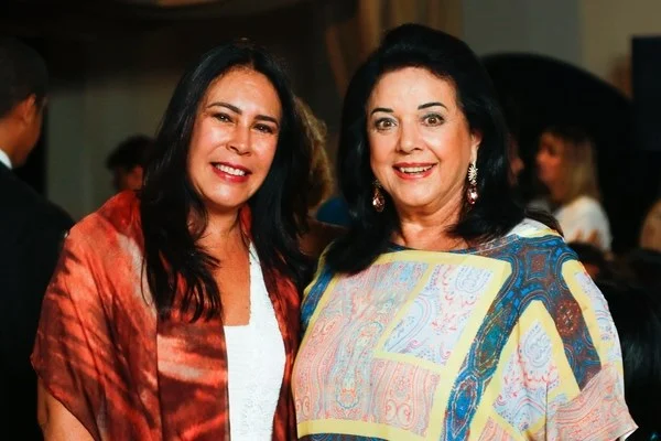 Iara de Castro e Gislene Borges Iara de Castro e Gislene Borges