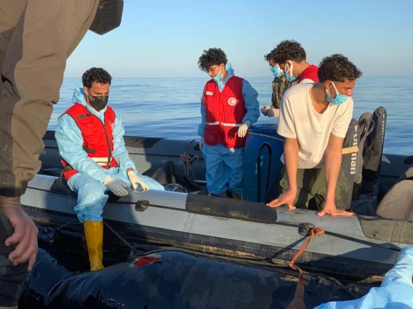 Ao menos 17 migrantes morrem na Líbia após barco ficar 8 dias à deriva