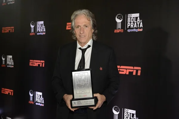 Com a mala cheia de prêmios, Flamengo faz planos no Mundial