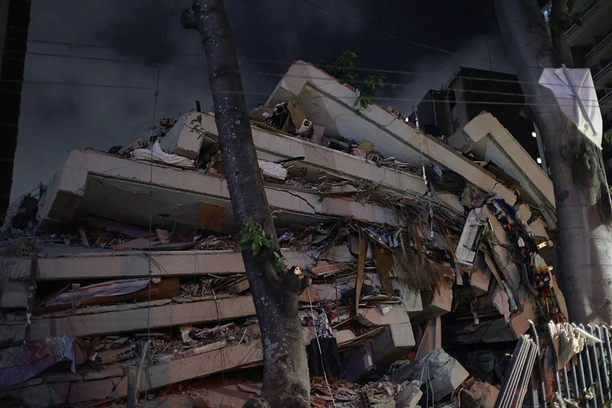 Prédio completamente destruído em Caracas, na Venezuela Prédio completamente destruído em Caracas, na Venezuela