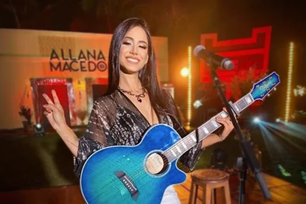 Allana Macedo, natural de Planaltina, Distrito Federal, é uma cantora sertaneja de 34 anos