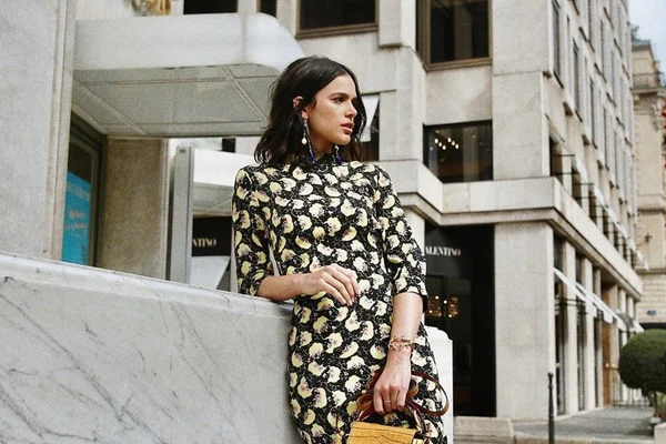 Veja os looks das celebridades brasileiras na Semana de Moda de Paris