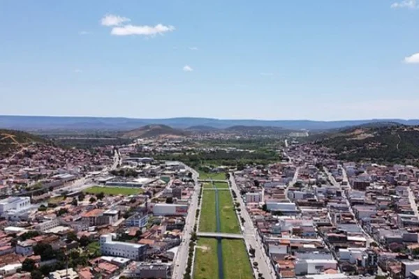Imagem colorida da cidade de Jacobina