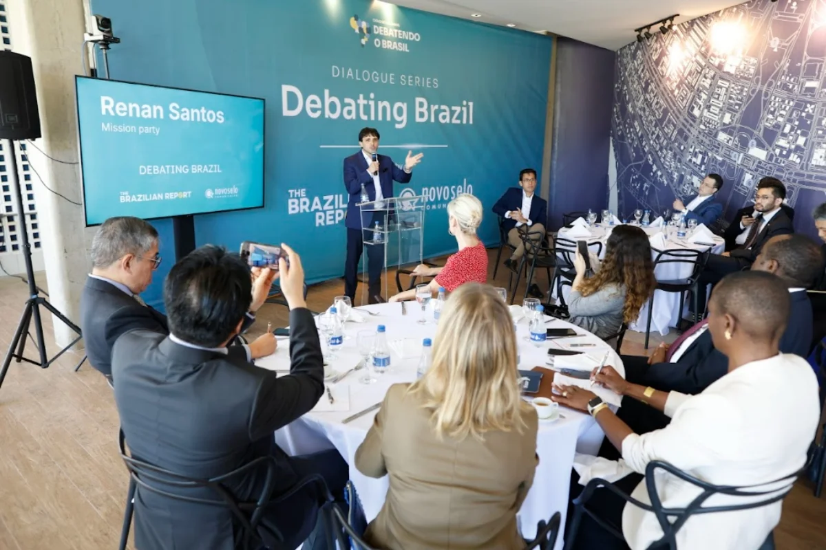 Renan Santos no evento Debating Brazil Renan Santos no evento Debating Brazil