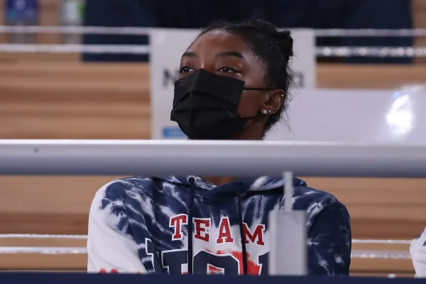 “Corpo e mente não estão em sintonia”, diz Simone Biles em stories