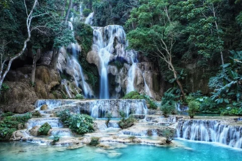 Cachoeira Kuang si, no Laos