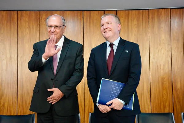 Brasil e UE firmam acordo para proteger tranferências de dados