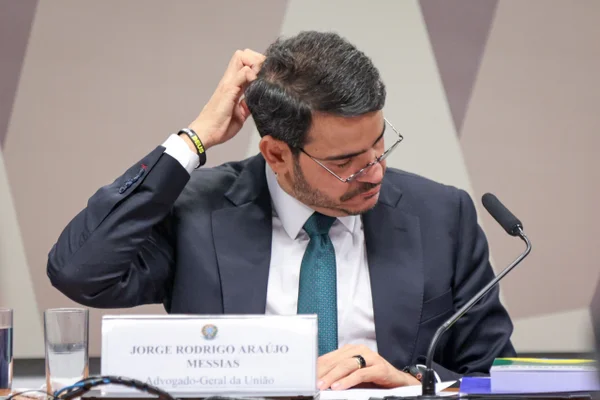 Messias rejeitado: o que acontece após derrota de Lula no Senado