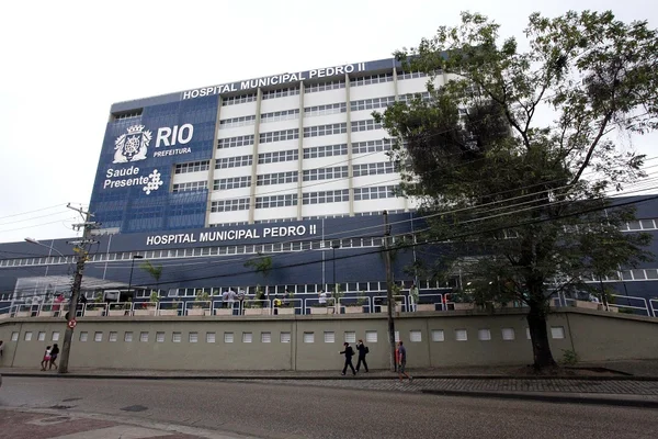Criança é vítima de incêndio enquanto pais pulam Carnaval no Rio