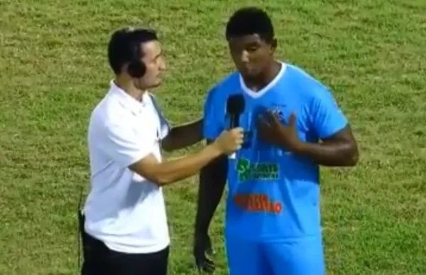 Video: jogador critica técnico em entrevista “sincerona” e viraliza