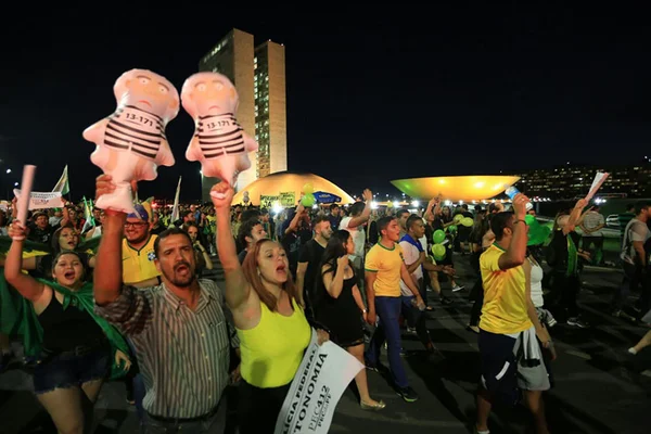 DF se prepara para brigas de grupos rivais na votação do impeachment