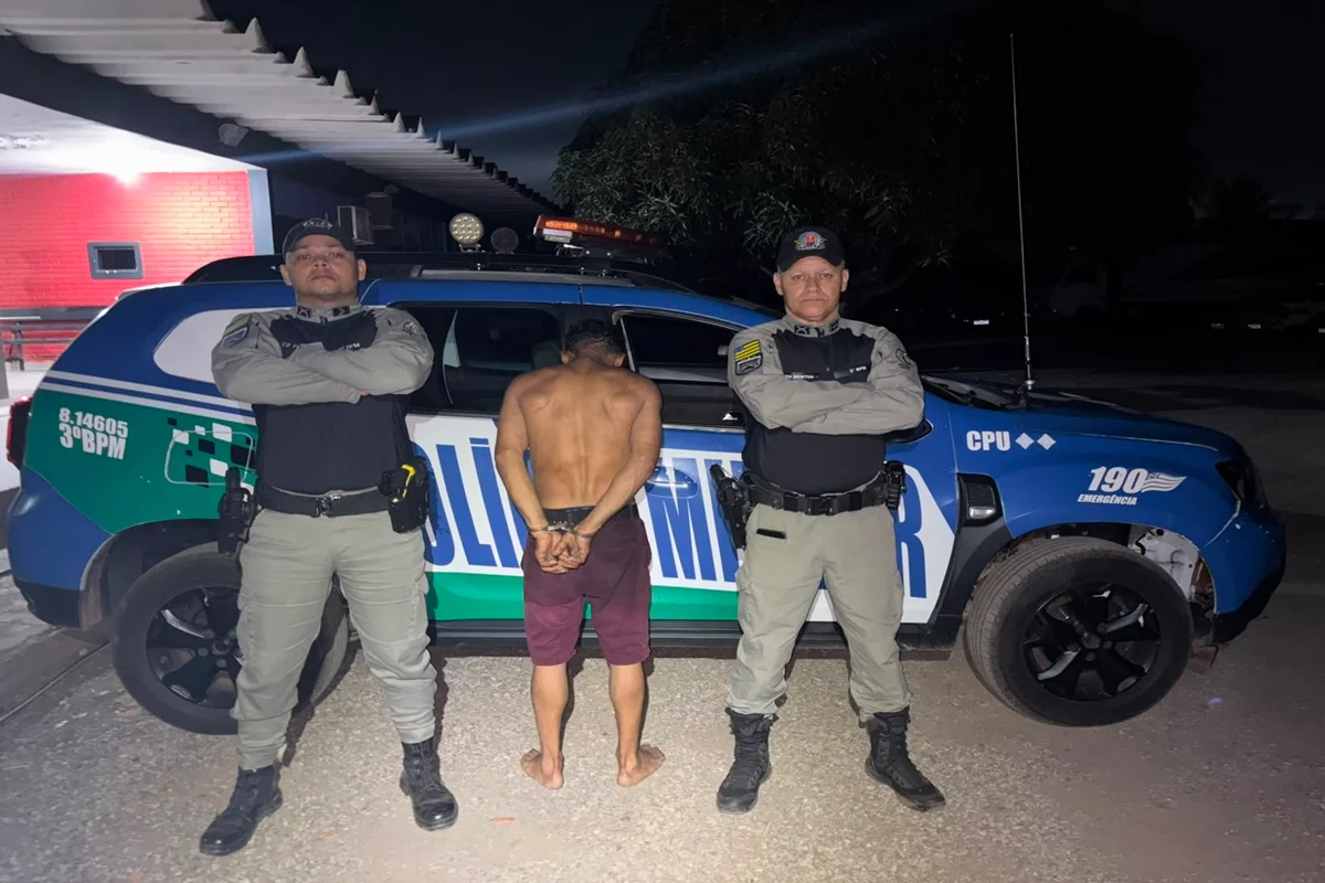 PMGO prende homem que invadiu e quebrou vidraças de um colégio PMGO prende homem que invadiu e quebrou vidraças de um colégio