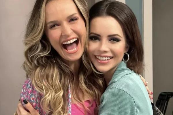 Foto colorida de Fernanda Rodrigues e Sandy - Metrópoles