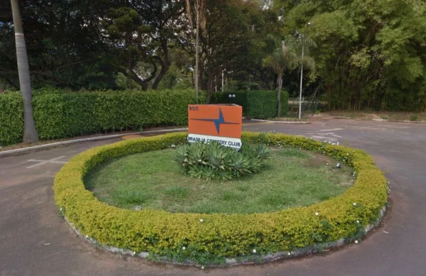 Adolescente entra em parada cardiorrespiratória após levar choque