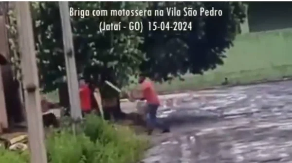 imagem colorida briga motosserra goias - Metrópoles