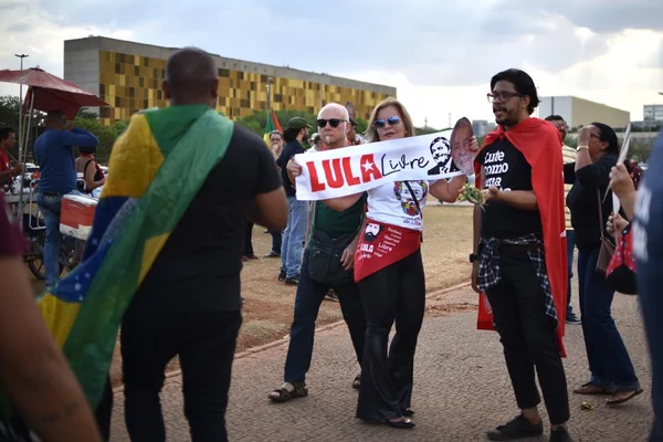 STF retoma julgamento que pode reverter condenações da Lava Jato