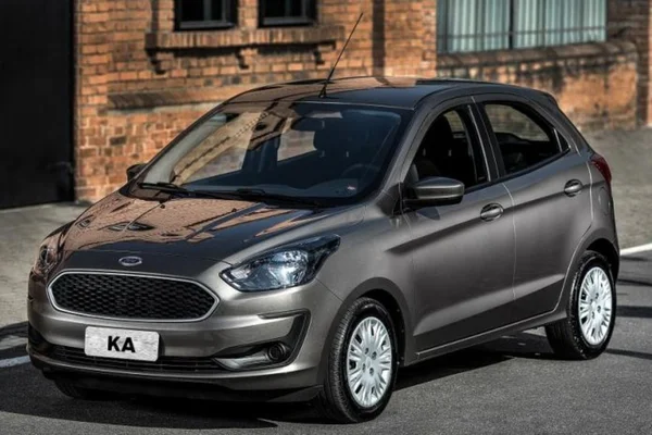 Após demissões, funcionários da Ford completam dois dias de greve