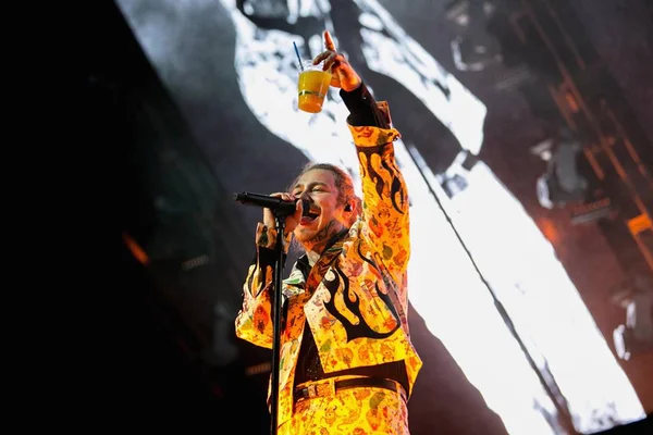 Crítica: Post Malone mostra proeza musical em Hollywood’s Bleeding
