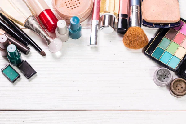 Oito componentes estranhos que estão presentes em cosméticos
