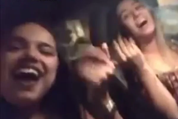 Confusão no aeroporto: MC Livinho reza “Pai Nosso” e depois leva soco