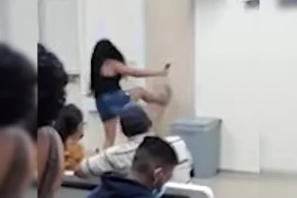Vídeo: paciente sem atendimento chuta porta de hospital no DF