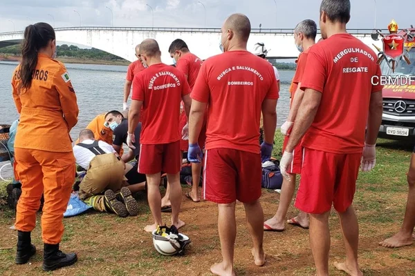 Bombeiros do DF resgatam vítima de afogamento no Lago Paranoá