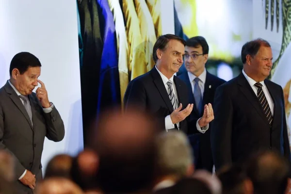 “Acabamos com o MST”, diz Bolsonaro em live do setor agropecuário