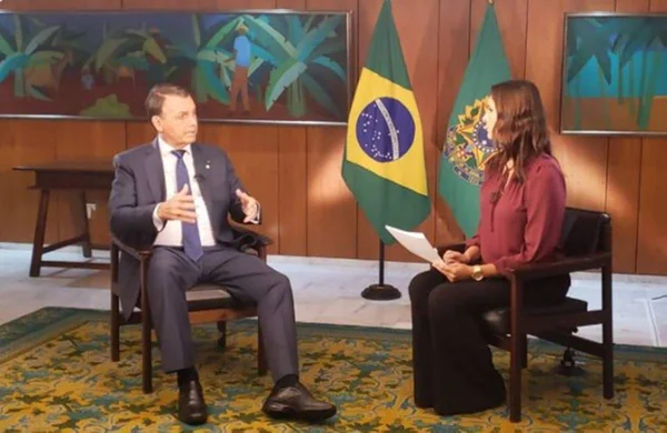 “CPI não investiga corrupção deslavada de governadores”, diz Bolsonaro