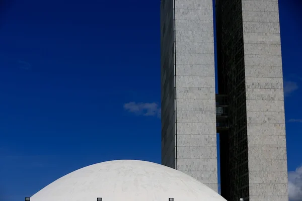 Após denúncia contra Temer, semana promete ser agitada no Congresso