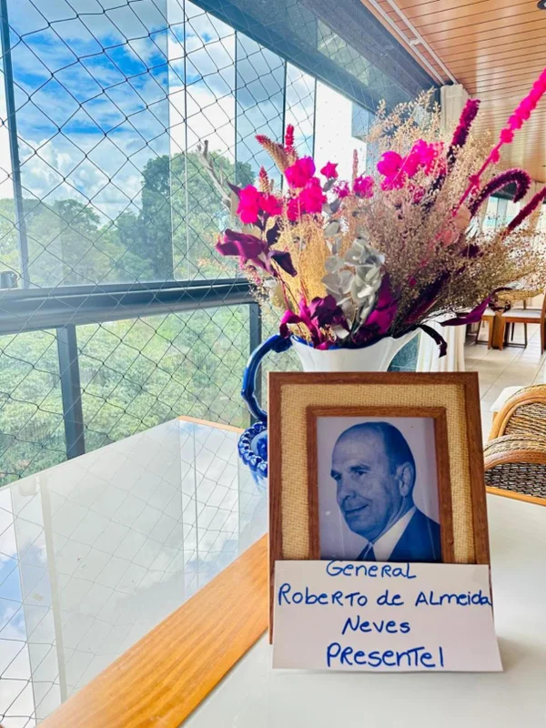 Foto da família de Roberto de Almeida Neves