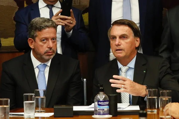 Presidente Bolsonaro entrega na presidência da Câmara dos Deputados o Projeto de Lei de privatização dos Correios
