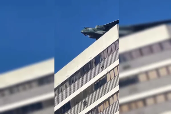 Avião FAB- Taguatinga Sul