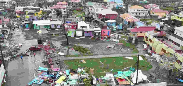 imagem colorida. destruição furacão Beryl