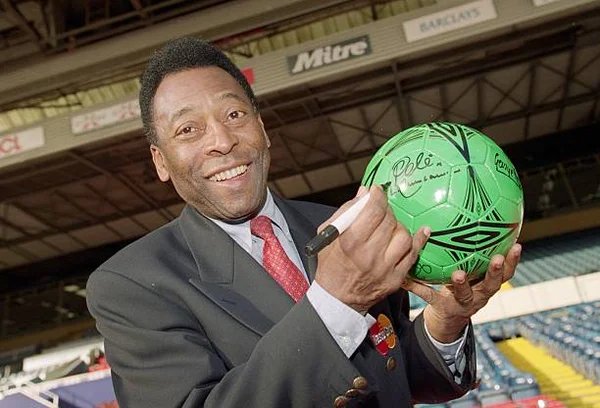 Eles tentam “matar” Pelé outra vez, mas o Rei é imortal