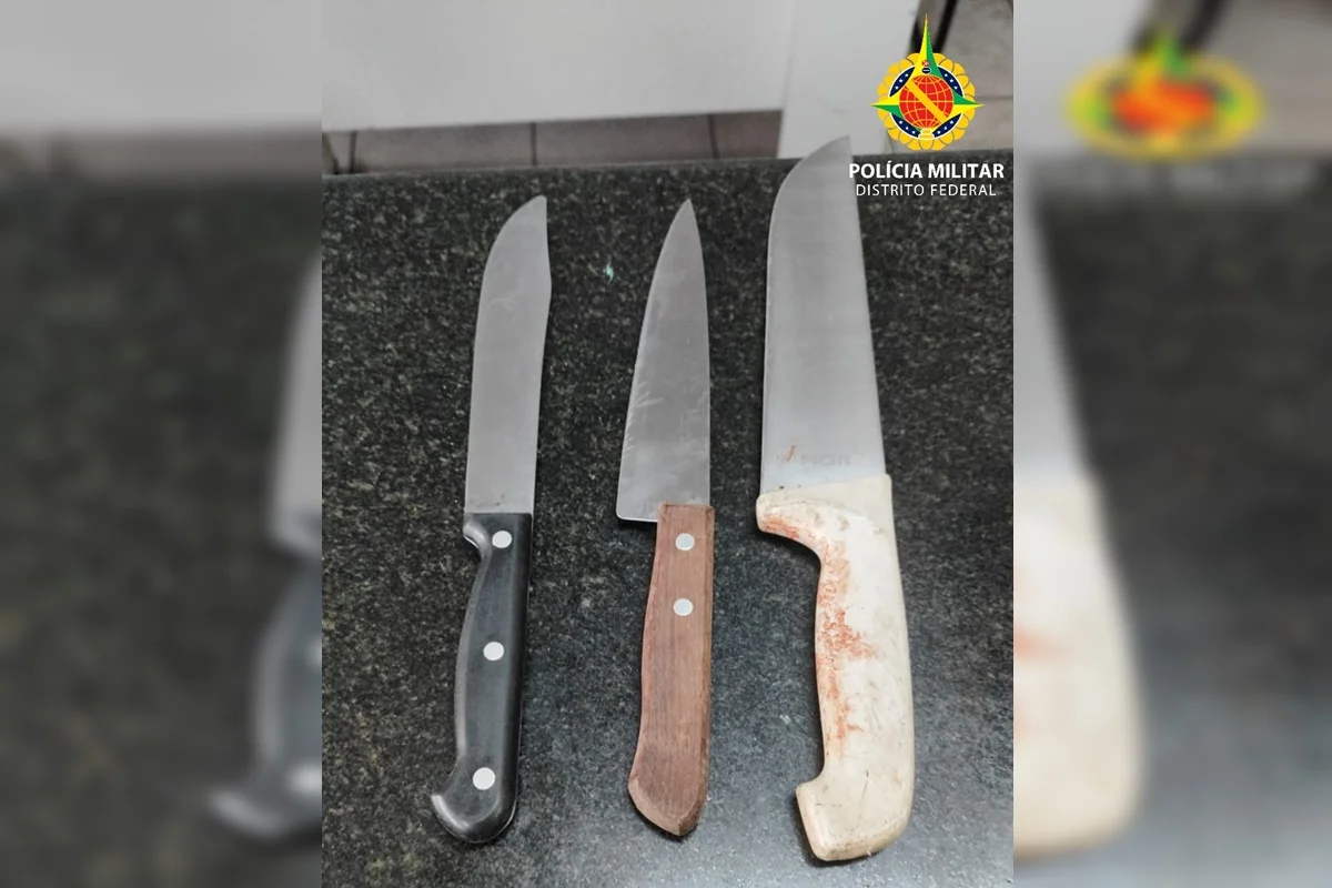 Homem é preso após assaltar joalheria e fazer dois reféns no DF Homem é preso após assaltar joalheria e fazer dois reféns no DF