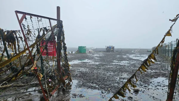 Severo-Kurilsk, uma cidade no extremo leste da Rússia, atingida por tsunami