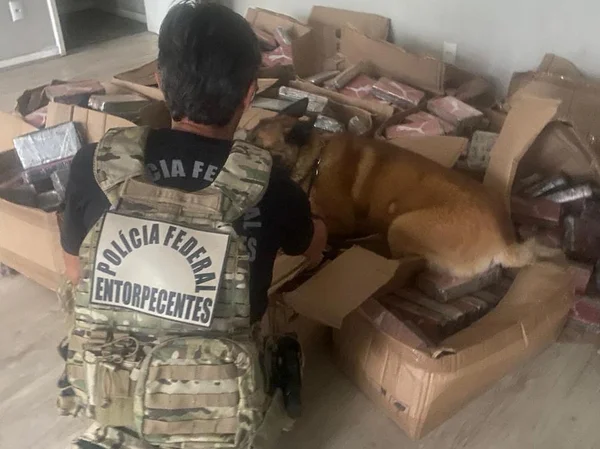 Cocaína apreendida em um galpão da zona norte do Rio de Janeiro