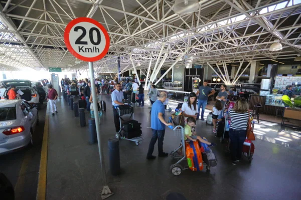 Venda de 12 aeroportos deve atrair R$ 1,47 bi em investimentos